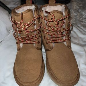 UGG NEUMEL HIGH BOOT Only warn a handful of times. In good condition.!